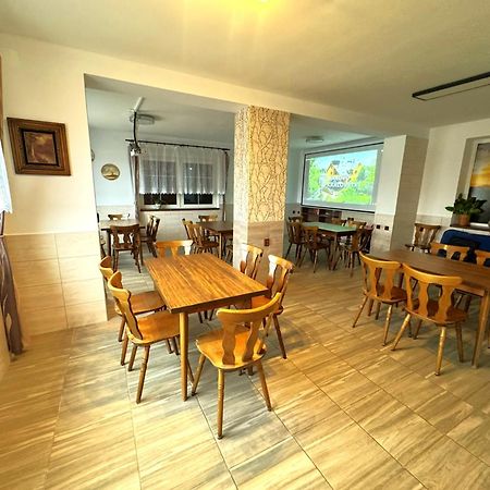 Maxovo Kralovstvi Διαμέρισμα Rovensko pod Troskami Εξωτερικό φωτογραφία