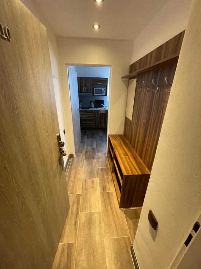 Maxovo Kralovstvi Διαμέρισμα Rovensko pod Troskami Εξωτερικό φωτογραφία